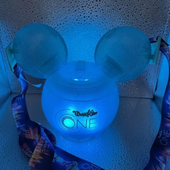 Disney 100th World Of Color ONE Sipper WOC Mickey Mug Cup Tumbler Lights up - Picture 2 of 9
